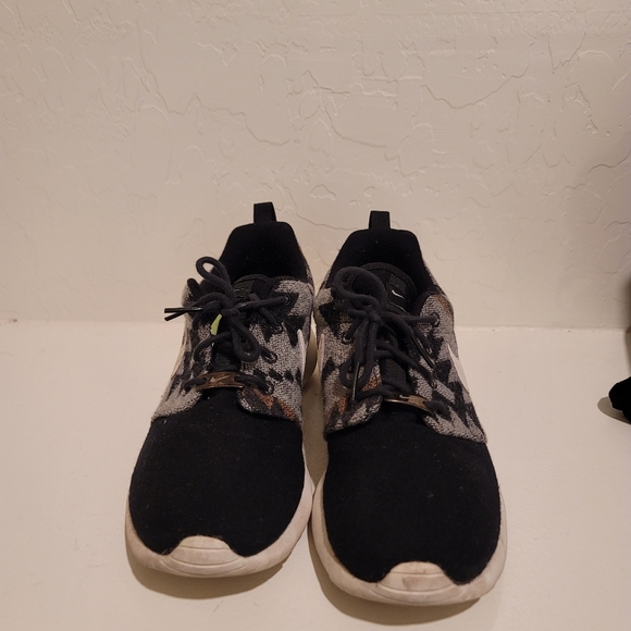 Pendleton Nike Roche Run - Picture 3 of 8